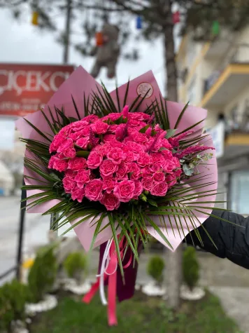 PEMBE İTHAL GÜL 